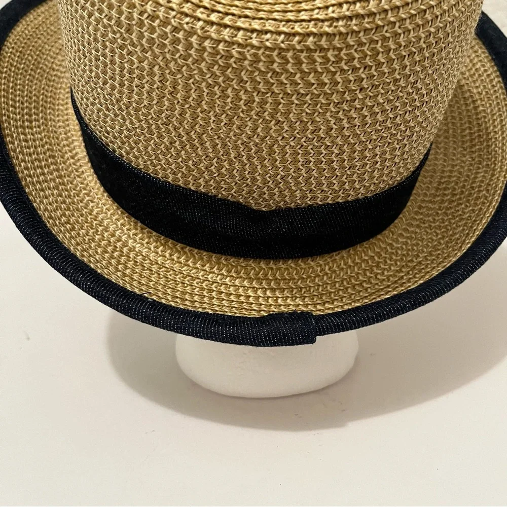 Roamans woven straw